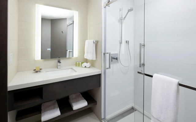 DoubleTree by Hilton Montreal