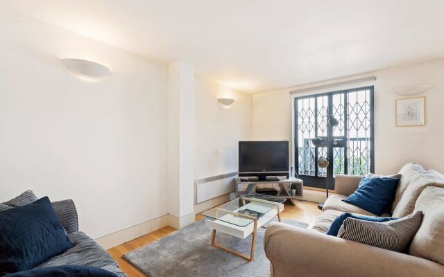 2 Bdr in Kensington E1 by the Residences