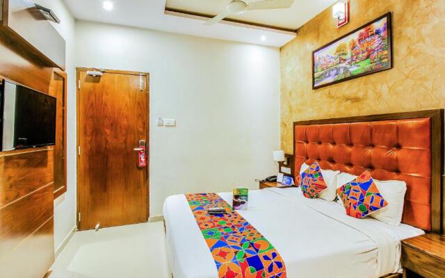 FabHotel Empire Suites