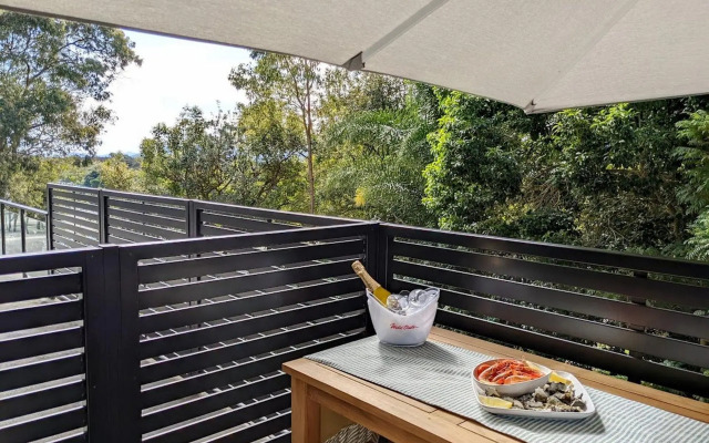 Nineteen On Gregory G02