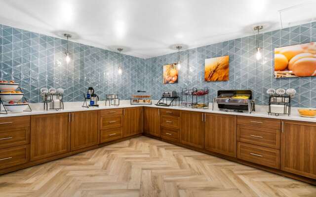 Comfort Inn & Suites York North