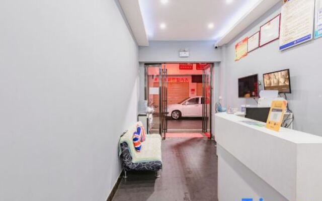 Xinyang Dongpeng Hotel