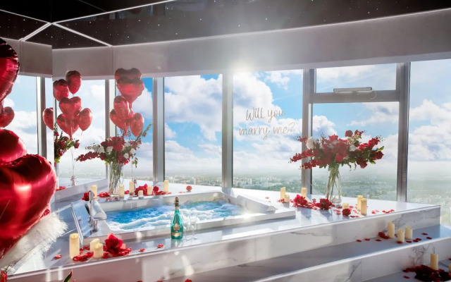 Apartments in Sky Tower with Bathtub near the window