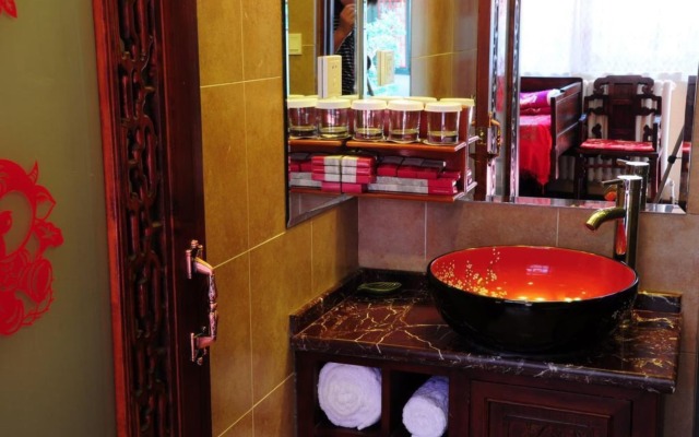 Double Happiness Beijing Courtyard Hotel