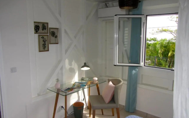 Or bleu-Bungalow volcan Soufriere-Vue sur mer