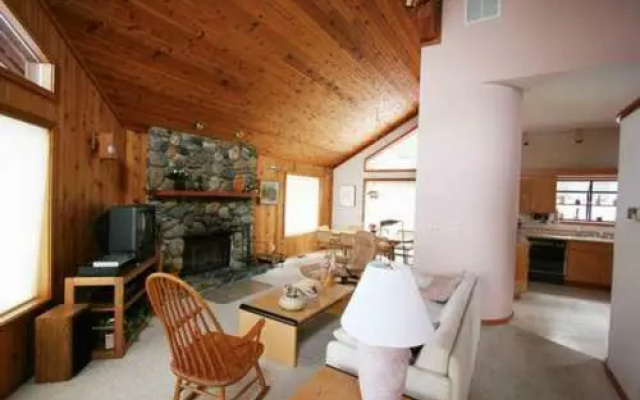 Basque Northstar House by RedAwning