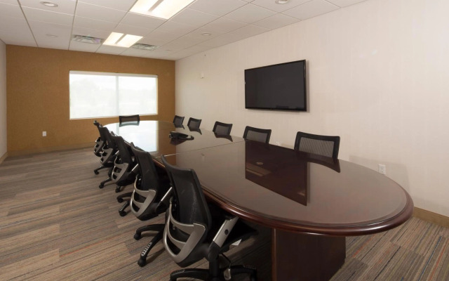 Holiday Inn Express & Suites Rochester Hill - Detroit Area by IHG