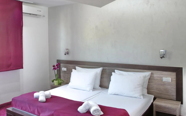 Side One Design Hotel