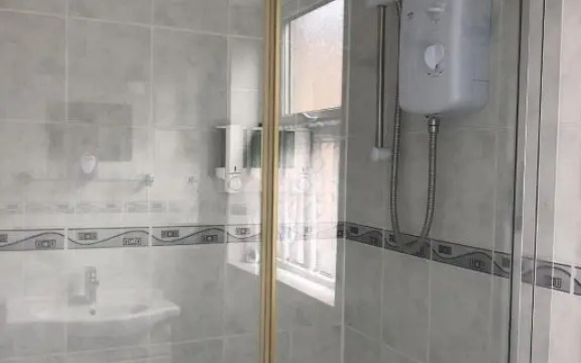 Spindrift Guest House - Adults Only