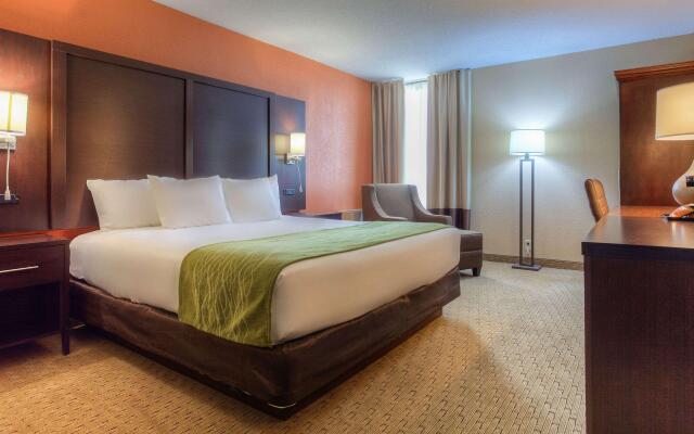 Comfort Inn & Suites Evansville Airport