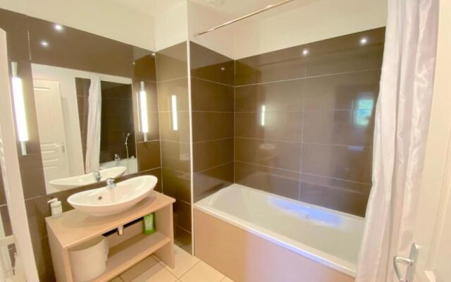 Duplex dans résidence avec Piscine et Sauna