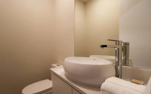 w Majestic 2BR w Comfy Balcony Near Kennedy Park