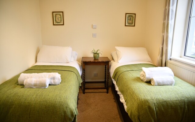 The Maycliffe Hotel by Paymán Club