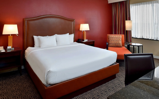 DoubleTree by Hilton Hotel St. Louis - Chesterfield
