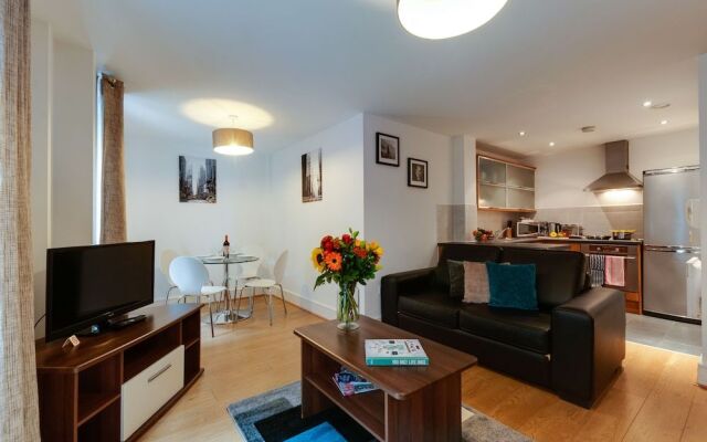Base Serviced Apartments - Cumberland Apartments