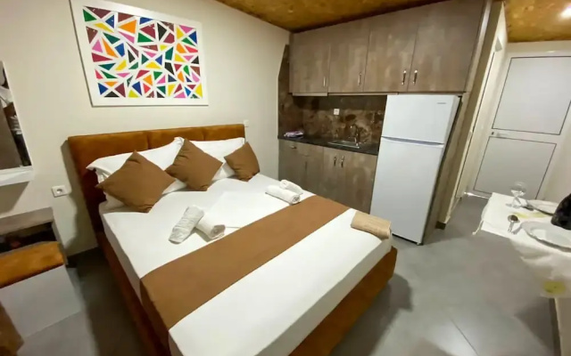Full Moon Apartments