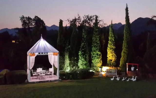 Riverside Hill Resort & Restaurant