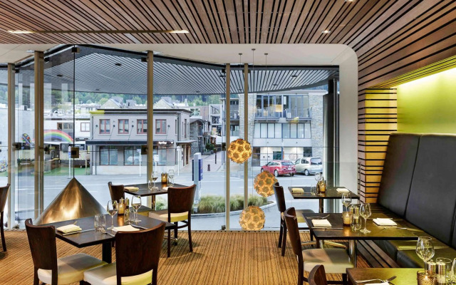 Novotel Queenstown Lakeside