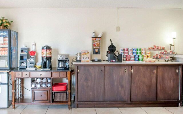 Whites City Cavern Inn