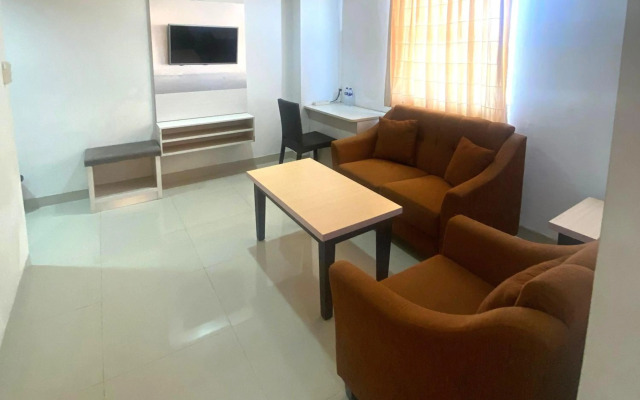 RedDoorz Plus At Grand Sayang Park Hotel Makassar