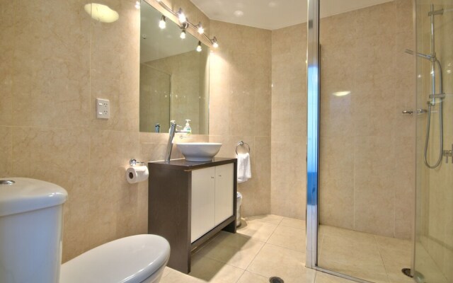 Central Luxury at 407 The Beacon  Studio