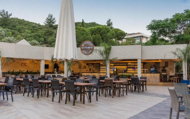 Club Cettia Resort