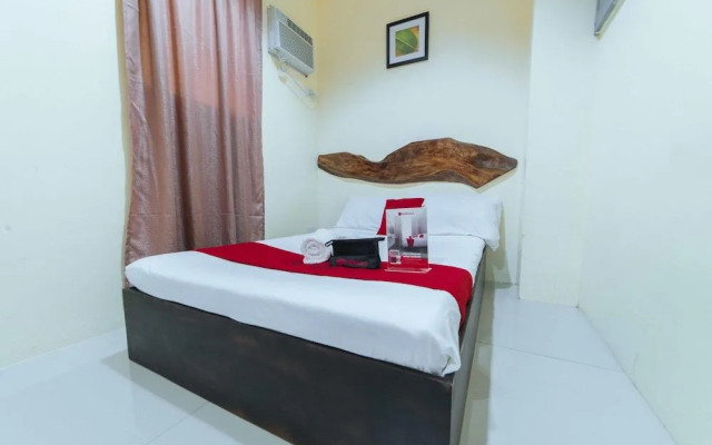 RedDoorz near New Government Center