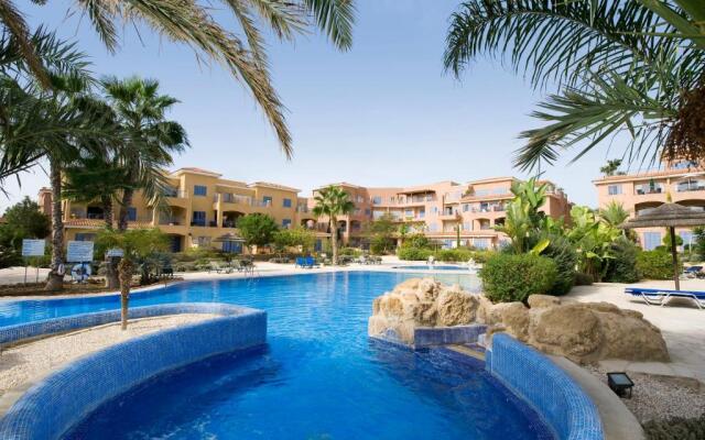 Comfortable 2 bedroom apartment in popular Limnaria Gardens