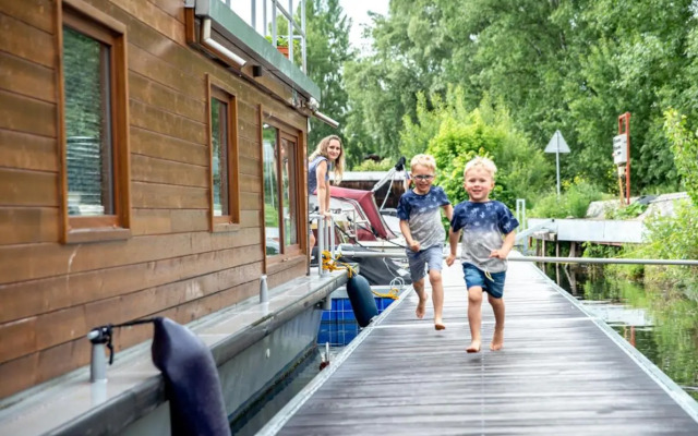 Houseboat Bonanza Prague