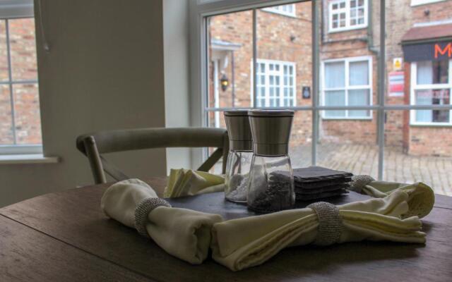 Franklins Apartments