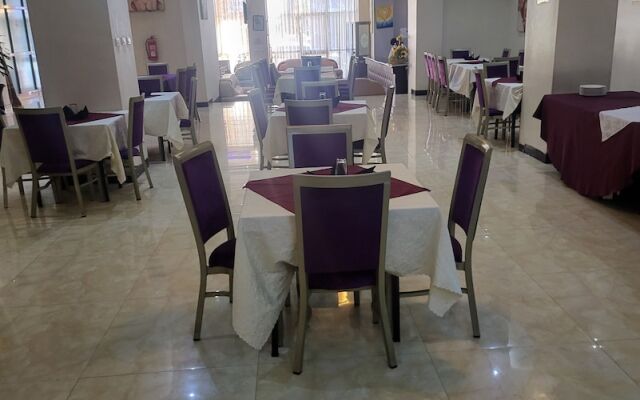 Palm Palace Hotel
