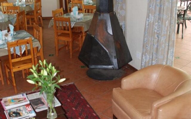 Woodmead Guest Lodge