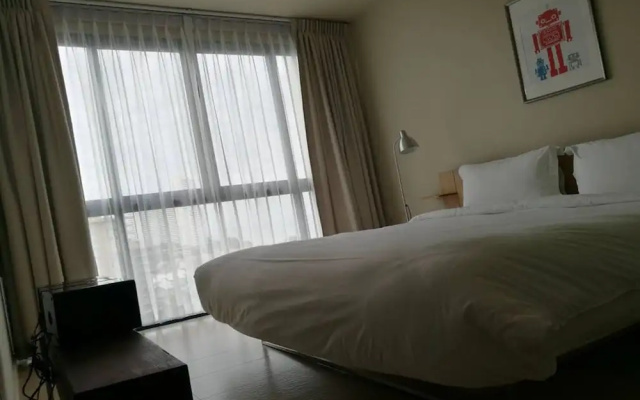 Baan Thew Talay Blue Sapphire 353