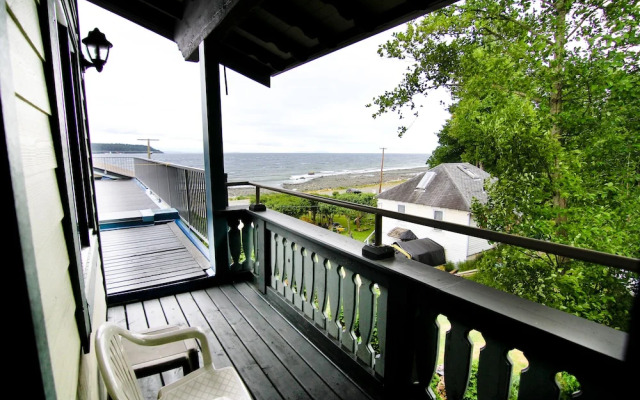 Heron's Landing Hotel