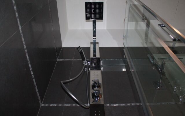 Elenoire Rooms & Suite