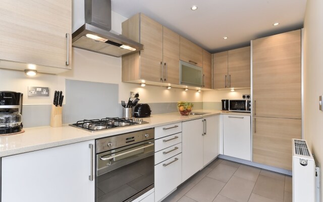 Allen Gardens Apartments