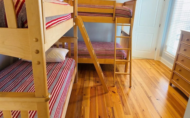 Holden Point - 5 Br Home