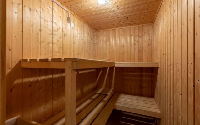 Chalet D'arbi Sauna Chalet Perfect for Families