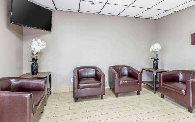 Econo Lodge Savannah Midtown