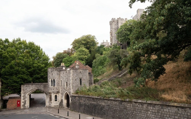 Windsor Castle Apartments