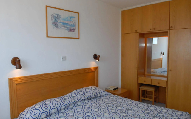 Maistros Hotel Apartments