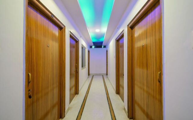 OYO 18671 Ashirwad Palace Hotel