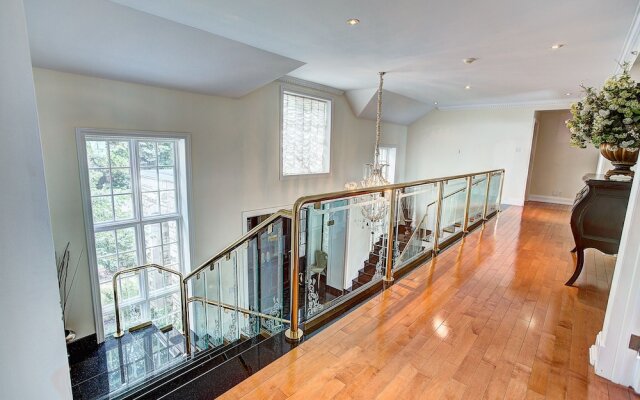 Luxury 5BR & Pool Home in Westmount MTL