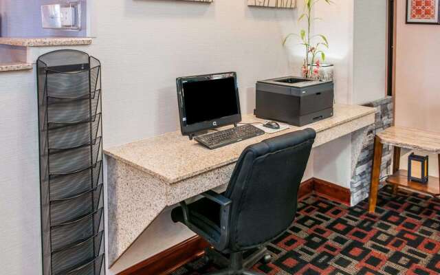 Quality Inn & Suites South Bend Airport