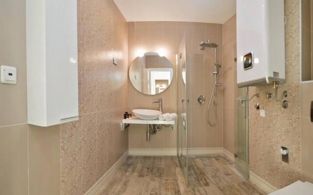 Awesome Home in Trogir With Sauna, Wifi and 4 Bedrooms