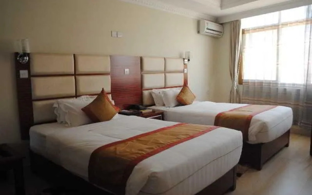 Tiffany Diamond Hotel Indira Gandhi Street