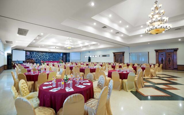 Royal Orchids Garden Hotel & Condominiums