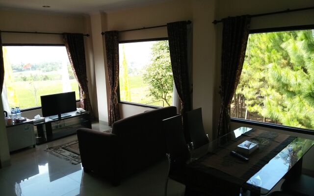 Bukit Alamanda Resort & Resto