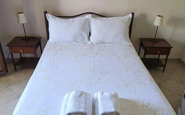 Voula Kourbeti Apartments
