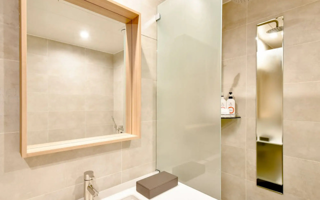 BLANC Business Hotel